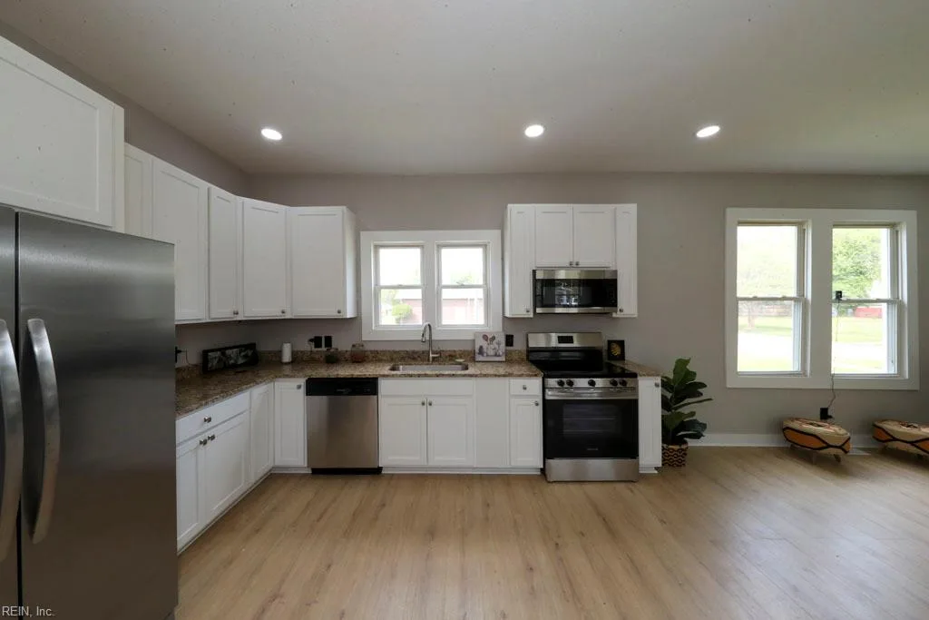 1850 Azalea AVE, PORTSMOUTH VA 23704