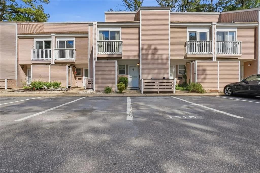 1310 Linkhorn CIR, VIRGINIABEACH VA 23451 - Main photo