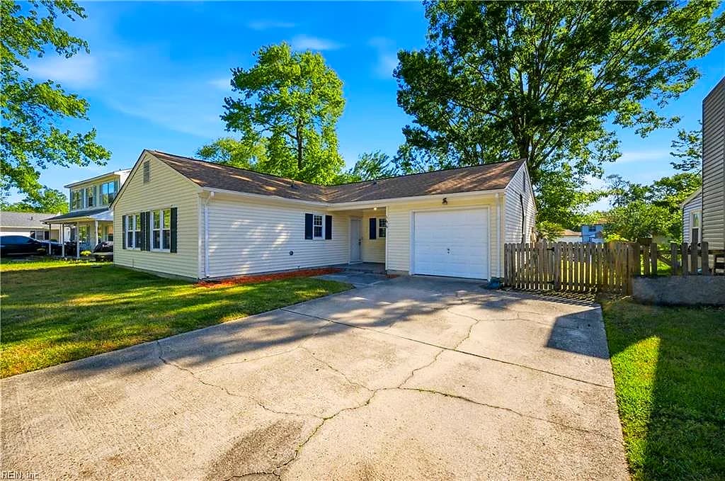166 Fairmont DR, HAMPTON VA 23666 - Photo 3