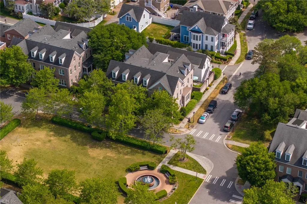 4703 Pleasant AVE, Norfolk — 4 bed Residential, 3,139 sqft
