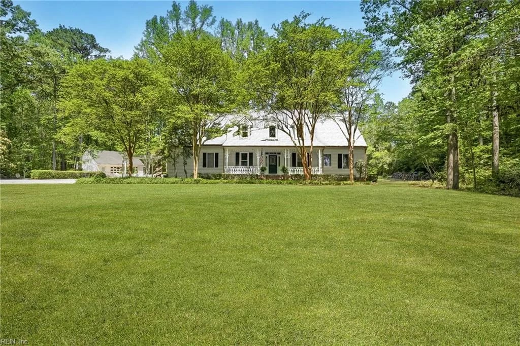 1024 Pleasant Ridge DR, Chesapeake — 4 bed Residential, 3,568 sqft