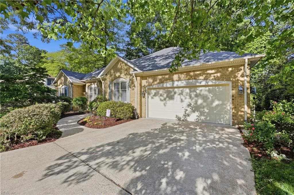 517 Liverpool CT, CHESAPEAKE VA 23322 - Photo 3