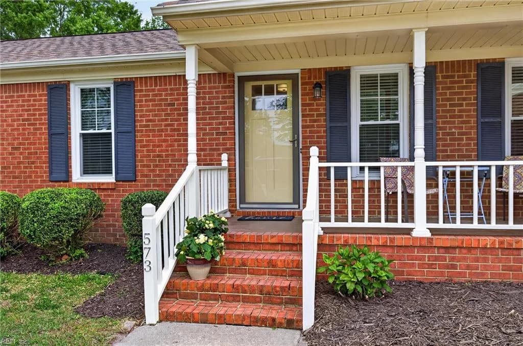 573 Etheridge RD, CHESAPEAKE VA 23322 - Photo 3