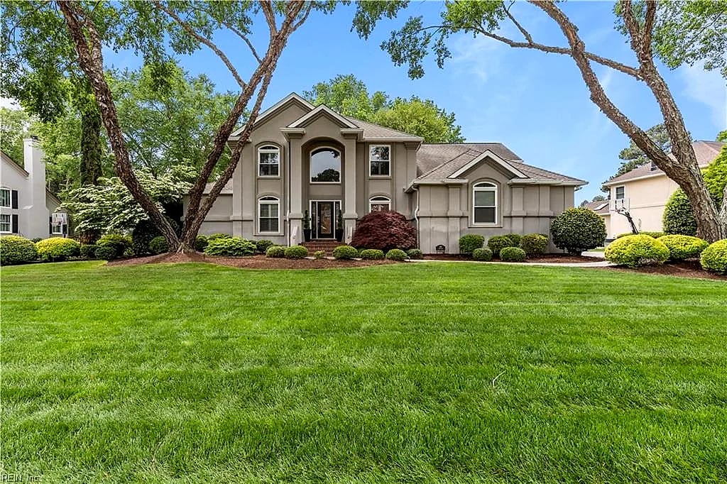 1317 Baffy LOOP, Chesapeake — 6 bed Residential, 5,317 sqft