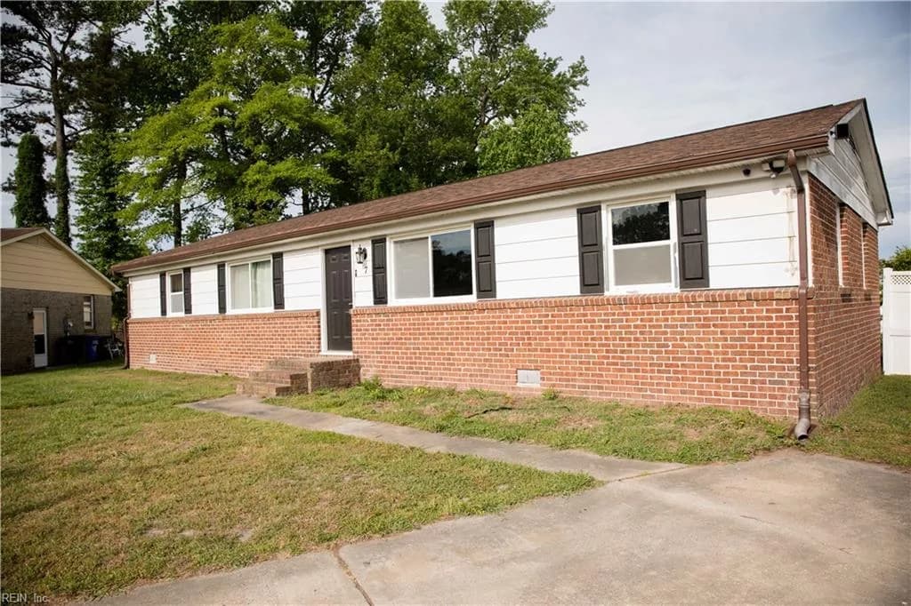 7 Lake Forest CT, PORTSMOUTH VA 23701 - Main photo