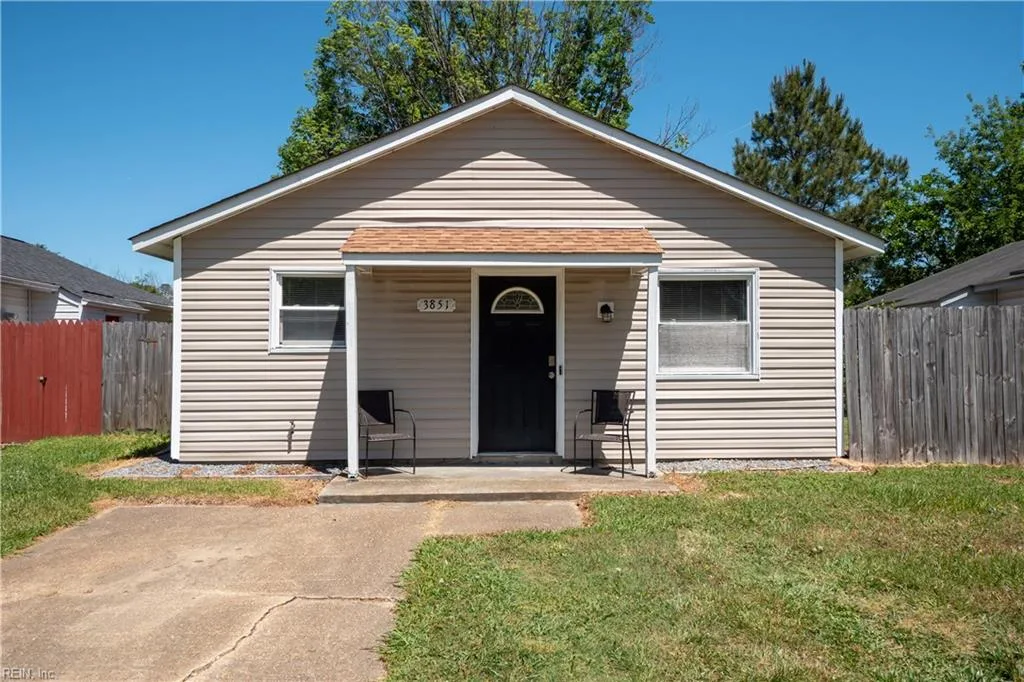 3851 Sugar Creek CIR, Portsmouth — 3 bed Residential, 1,100 sqft