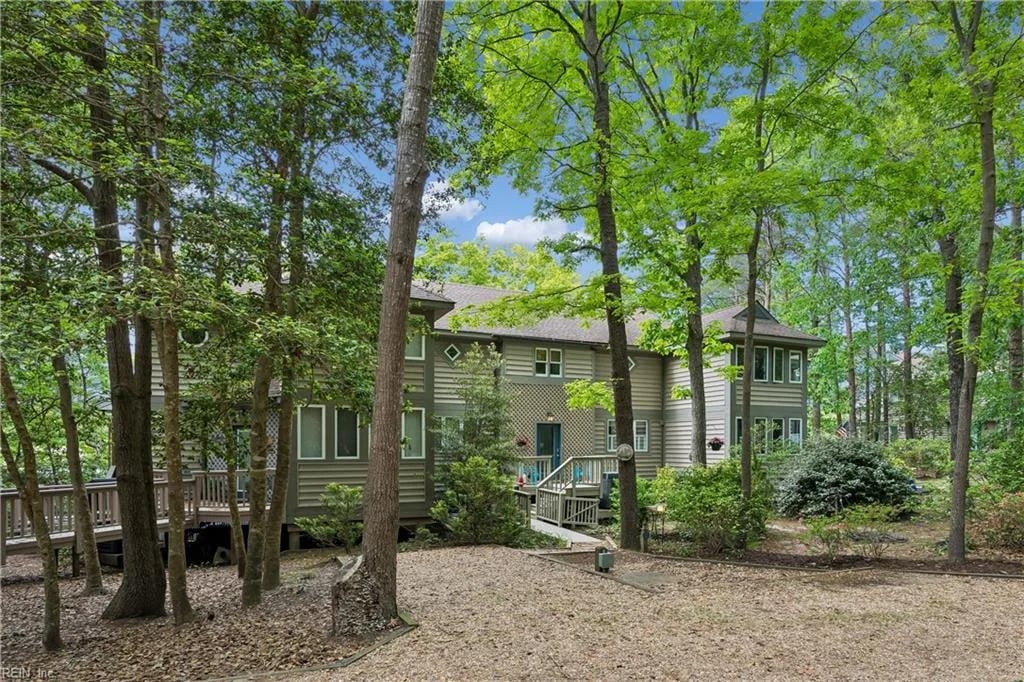 117 Sturgeon Creek RD, DELTAVILLE VA 23043