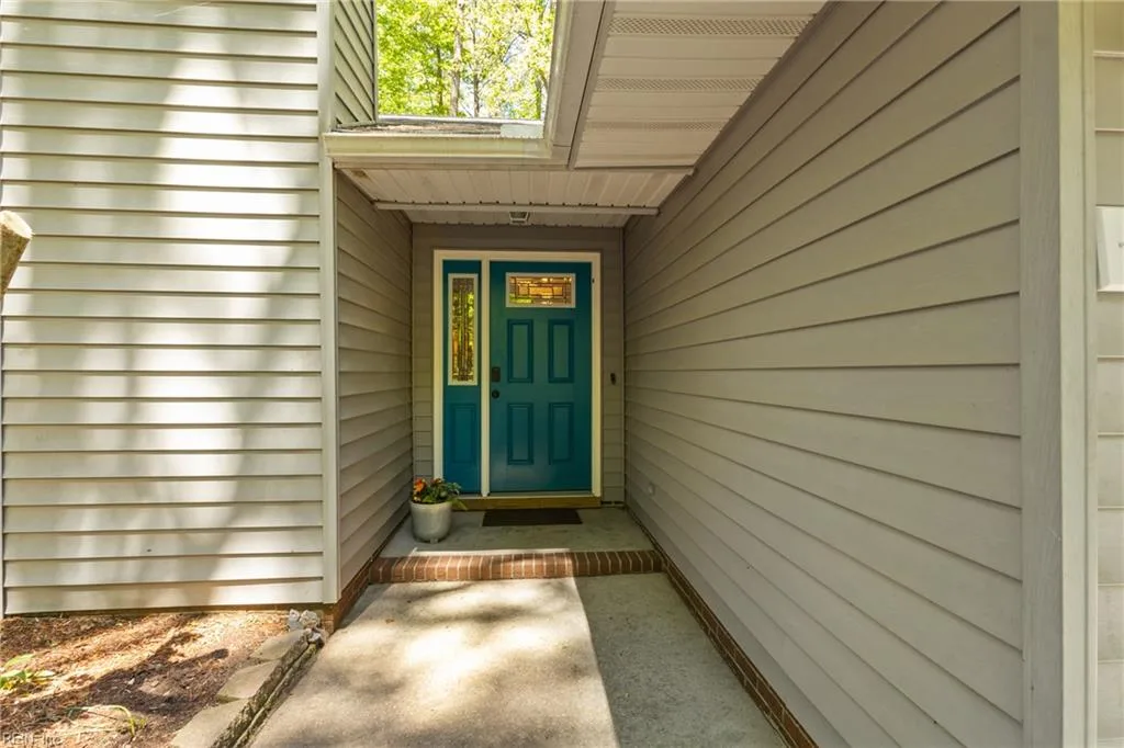 8251 Meandering LN, GLOUCESTER VA 23061 - Photo 3