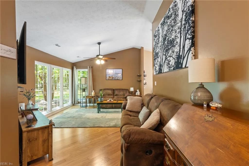 8251 Meandering LN, GLOUCESTER VA 23061 - Photo 5