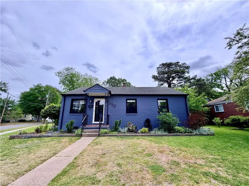6250 Tappahannock DR, NORFOLK VA 23509 - Main photo