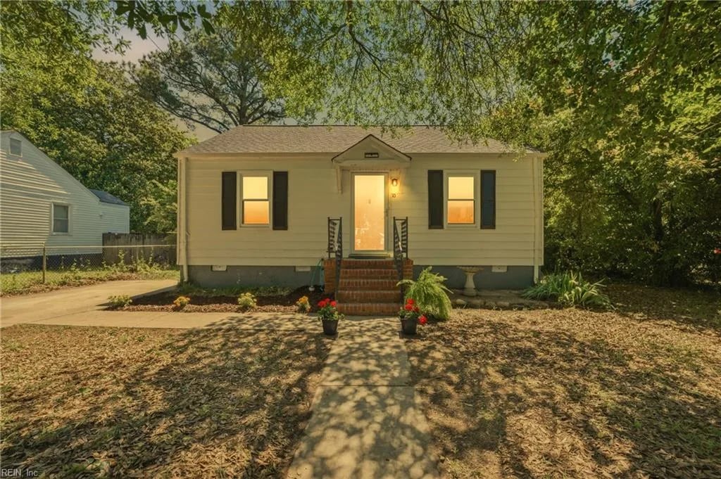 10 Brentwood DR, HAMPTON VA 23669