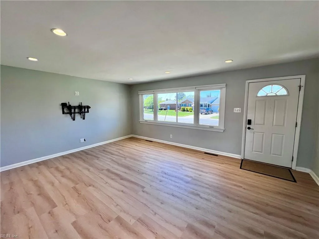 1208 Point Reel RD, CHESAPEAKE VA 23325 - Photo 4