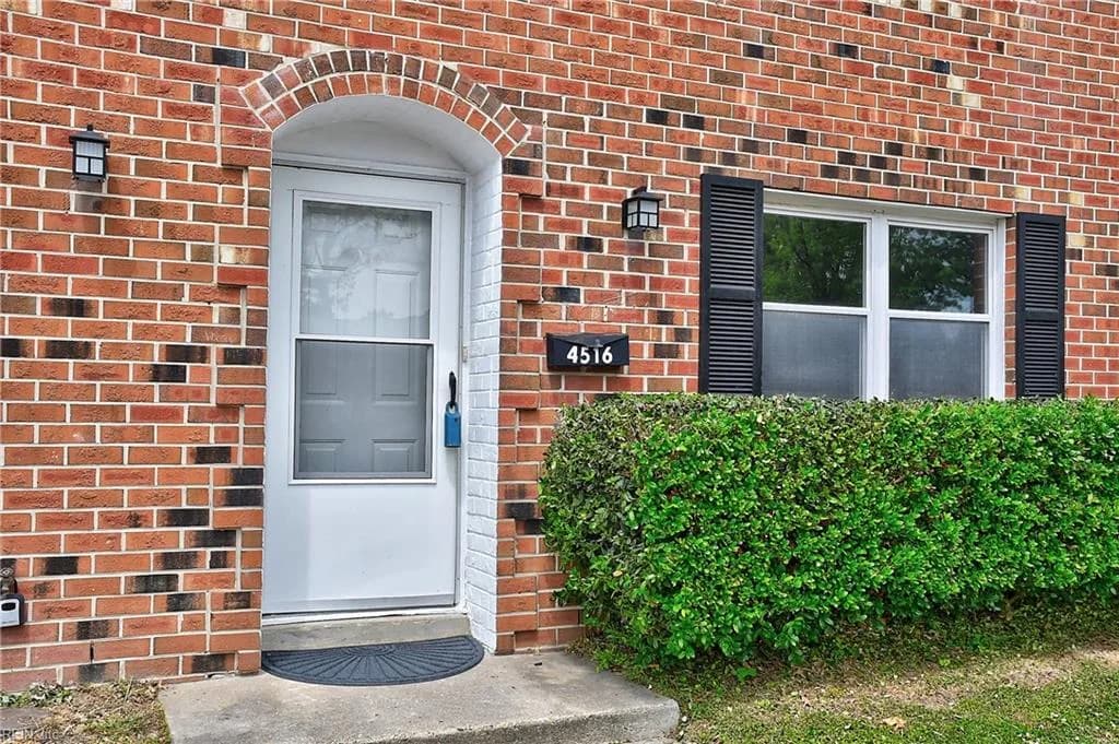 4516 Saint John CT, VIRGINIABEACH VA 23455 - Photo 3