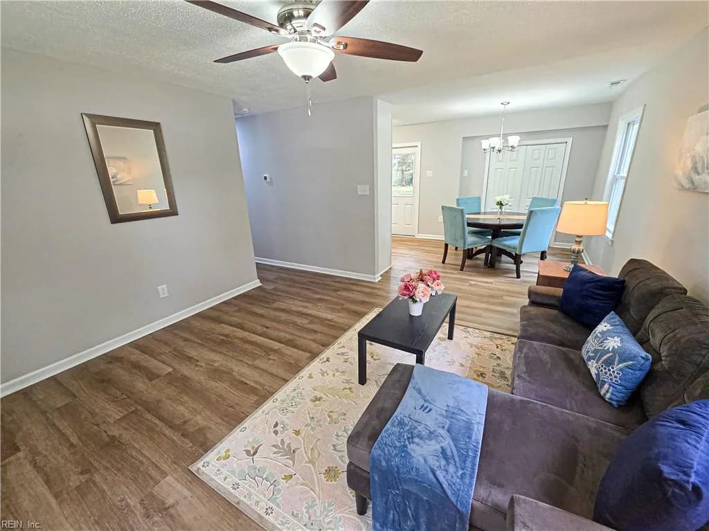 218 Pine Grove AVE, HAMPTON VA 23669 - Main photo