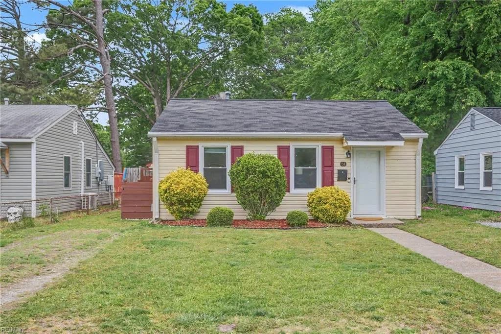 51 Phelps CIR, HAMPTON VA 23663 - Photo 3