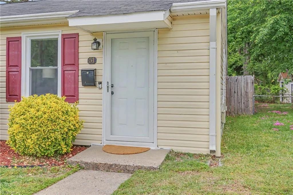 51 Phelps CIR, HAMPTON VA 23663 - Photo 5