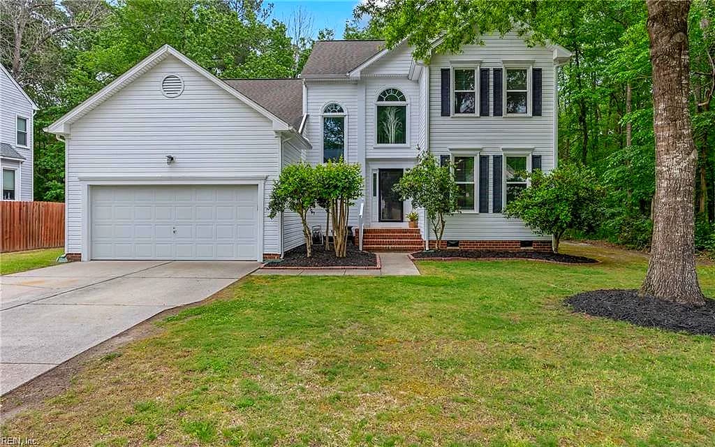221 Robinhood RD, CHESAPEAKE VA 23322 - Main photo