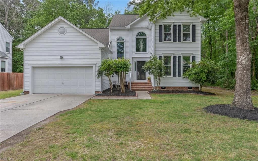 221 Robinhood RD, CHESAPEAKE VA 23322 - Main photo