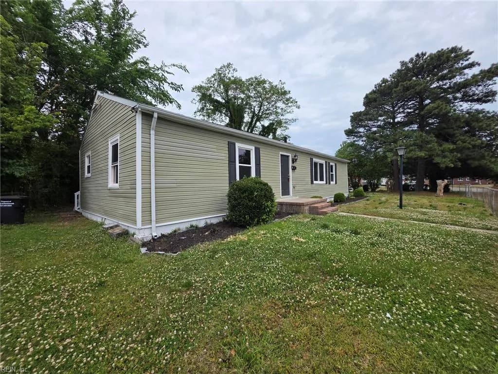 2 Carver CIR, PORTSMOUTH VA 23701 - Photo 3
