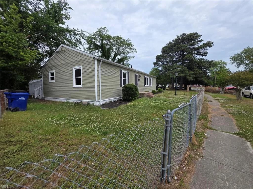 2 Carver CIR, PORTSMOUTH VA 23701 - Photo 4