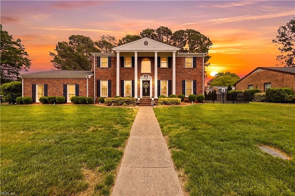 3800 Shoreline DR, Portsmouth — 4 bed Residential, 3,575 sqft