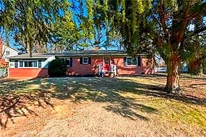 30 Meadowbrook DR, Hampton — 4 bed Residential, 1,928 sqft