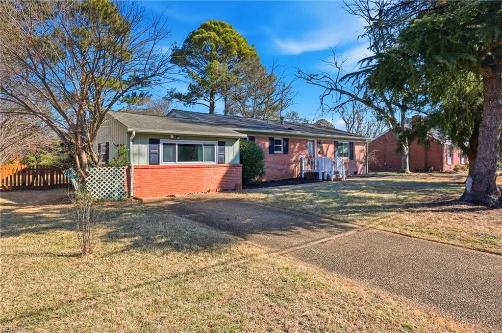 30 Meadowbrook DR, HAMPTON VA 23666 - Photo 4