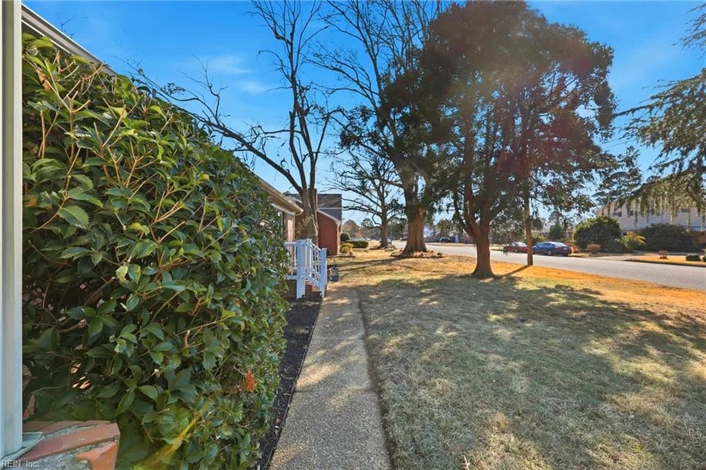 30 Meadowbrook DR, HAMPTON VA 23666 - Photo 5