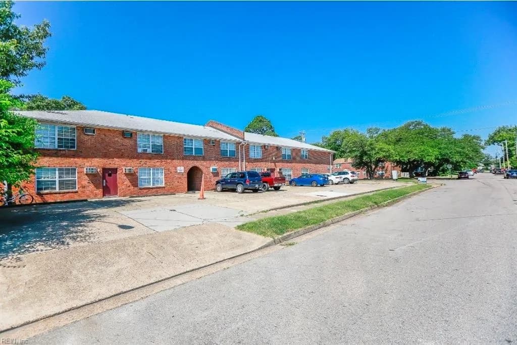 1203 Hillside AVE #E1, NORFOLK VA 23503 - Photo 3