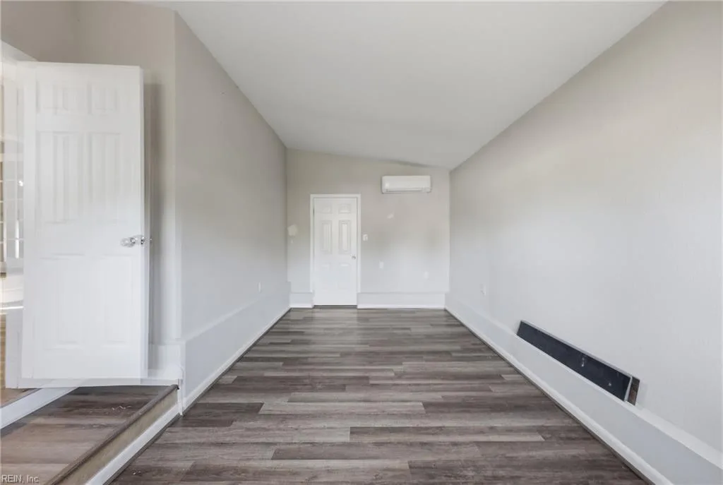 5501 Pebble LN, NORFOLK VA 23502 - Photo 5