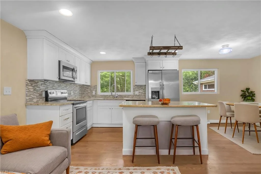 1354 Elk AVE, NORFOLK VA 23518 - Photo 3
