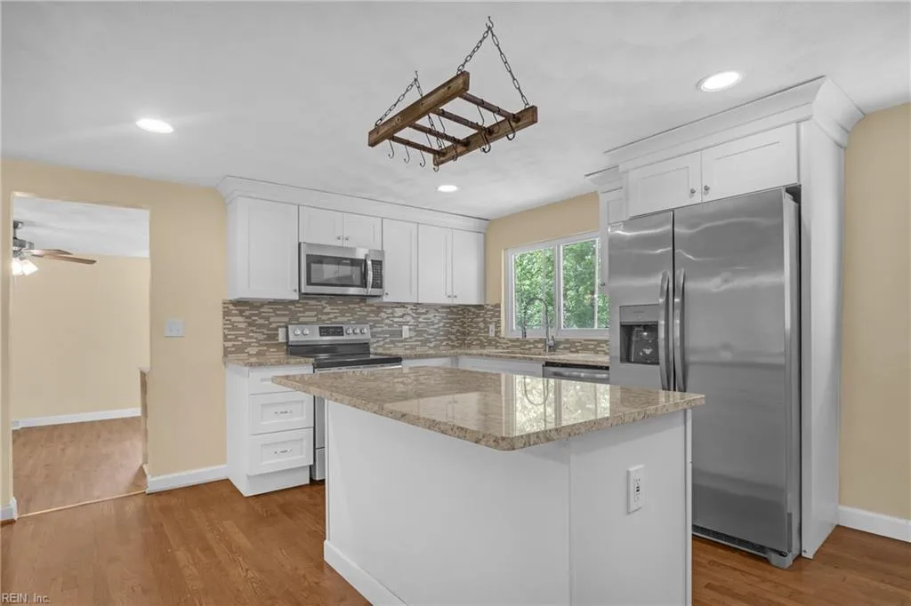 1354 Elk AVE, NORFOLK VA 23518 - Photo 5