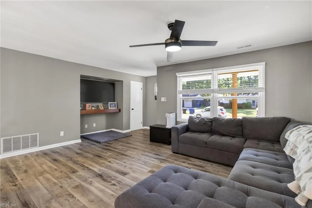 465 Garrison PL, VIRGINIABEACH VA 23452 - Photo 4