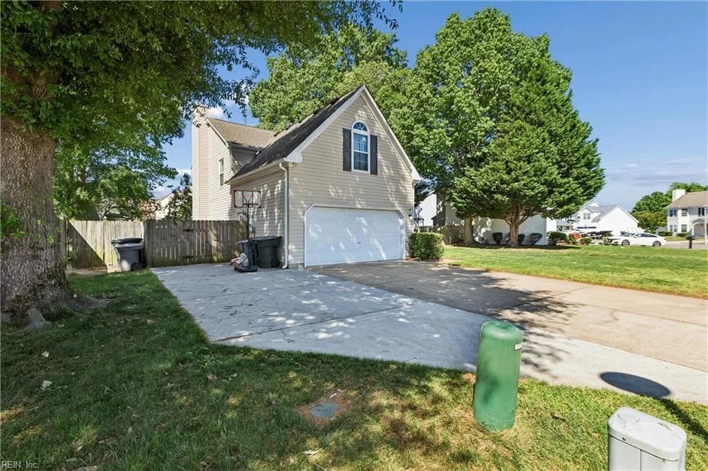 39 Locksley DR, HAMPTON VA 23666 - Photo 4