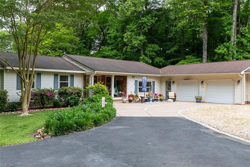 247 Yoder LN, NEWPORTNEWS VA 23602 - Photo 3