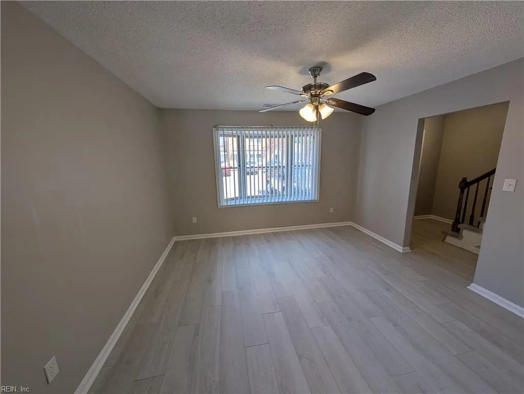 1939 Darnell DR, VIRGINIABEACH VA 23455 - Photo 4