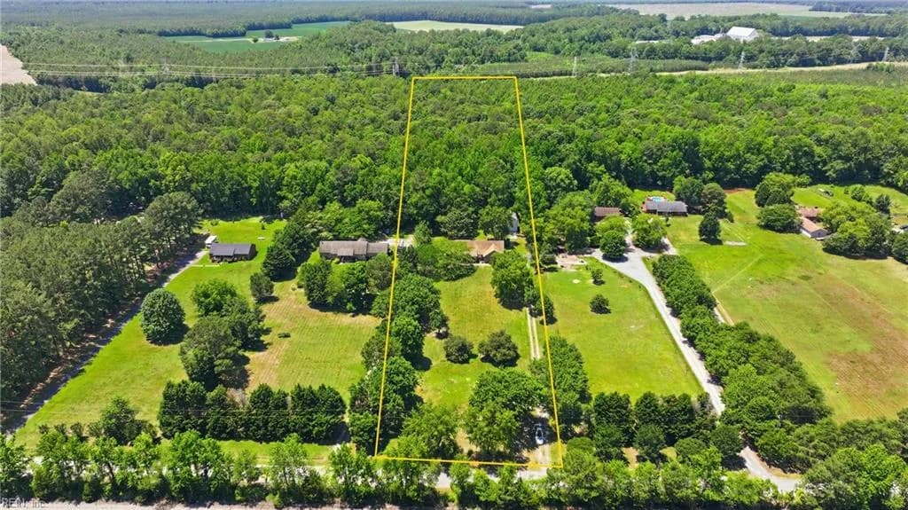 25092 Tyler DR, WINDSOR VA 23487 - Photo 3