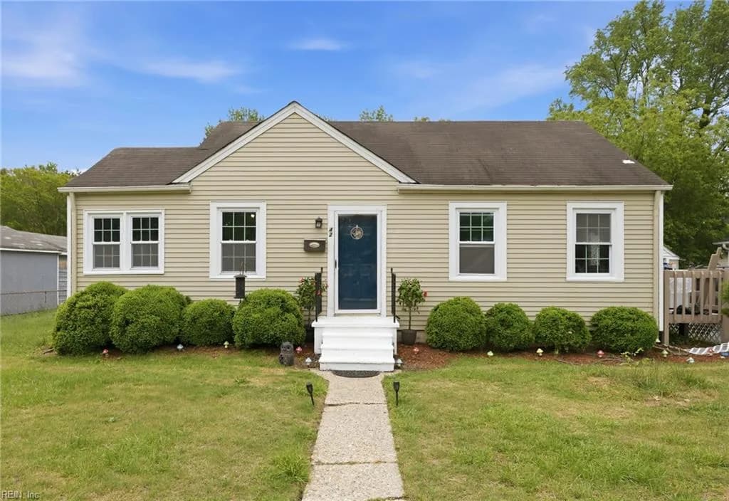 42 Davis AVE, NEWPORTNEWS VA 23601 - Photo 2