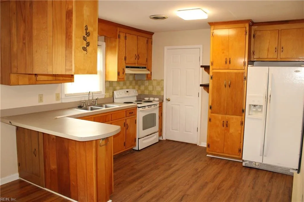 330 Kingsman DR, NEWPORTNEWS VA 23608 - Photo 4