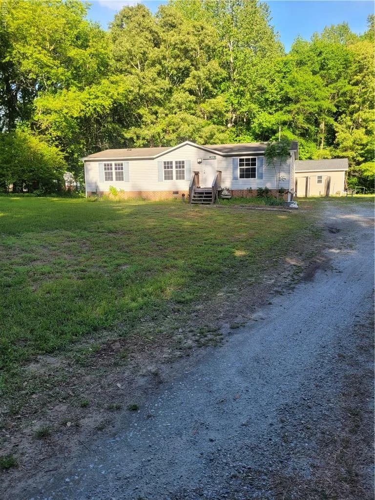 6276 Ramblewood LN, HAYES VA 23072 - Photo 3