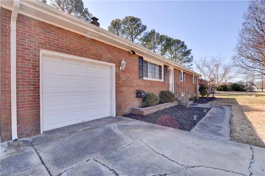 113 Thrasher RD, CHESAPEAKE VA 23320 - Photo 3