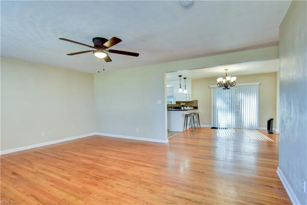 113 Thrasher RD, CHESAPEAKE VA 23320 - Photo 4