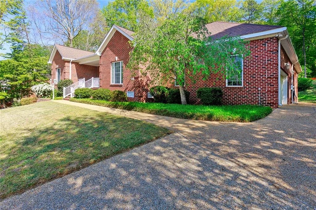 4904 Westmoreland DR, WILLIAMSBURG VA 23188 - Photo 4