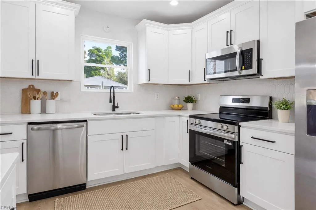 6015 Hampton BLVD, NORFOLK VA 23508 - Photo 5