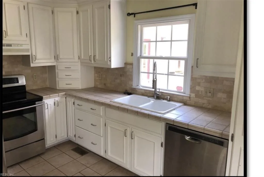 804 Stuart CIR, WILLIAMSBURG VA 23185 - Photo 4