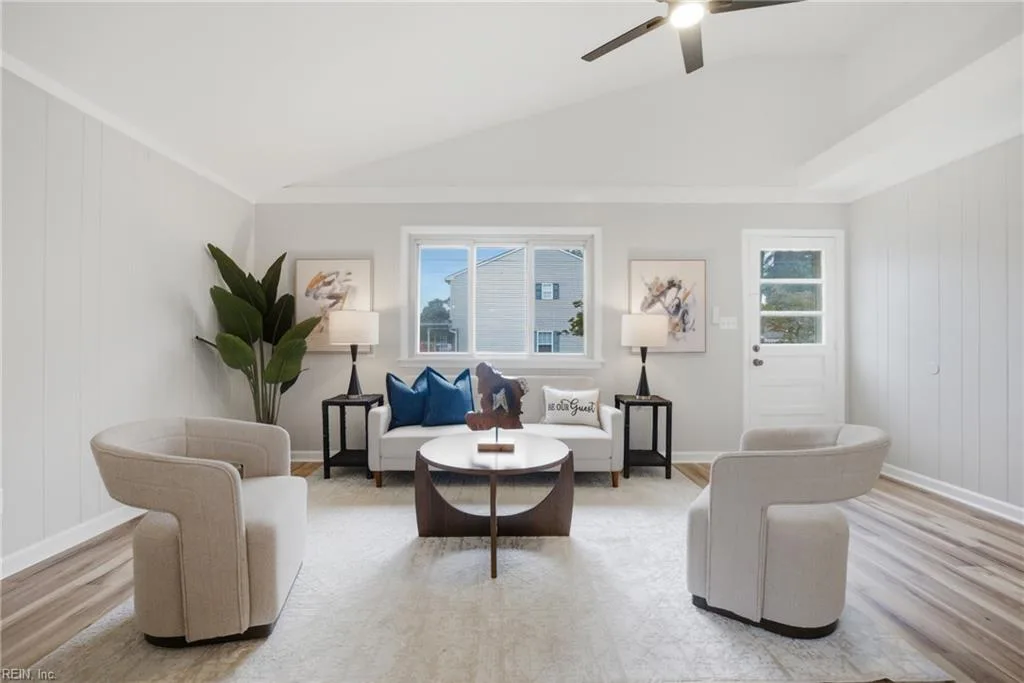 1120 Clarence ST, Norfolk — 3 bed Residential, 1,320 sqft