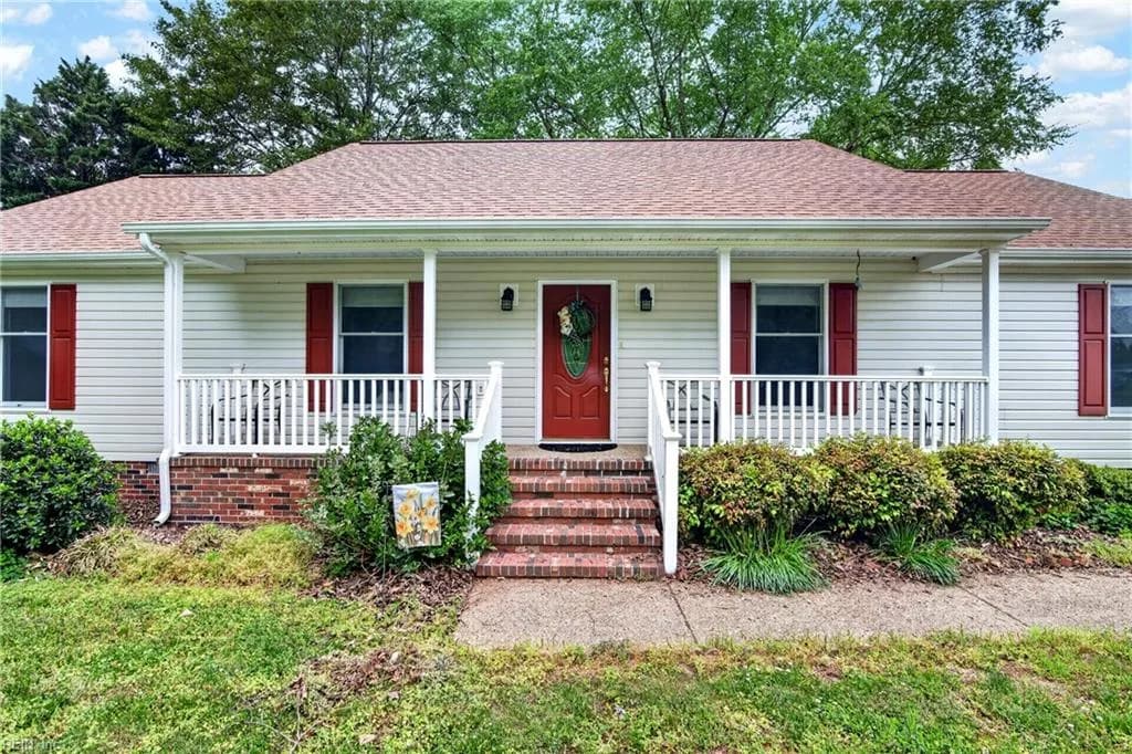 7998 Roaring Springs RD, GLOUCESTER VA 23061 - Photo 5