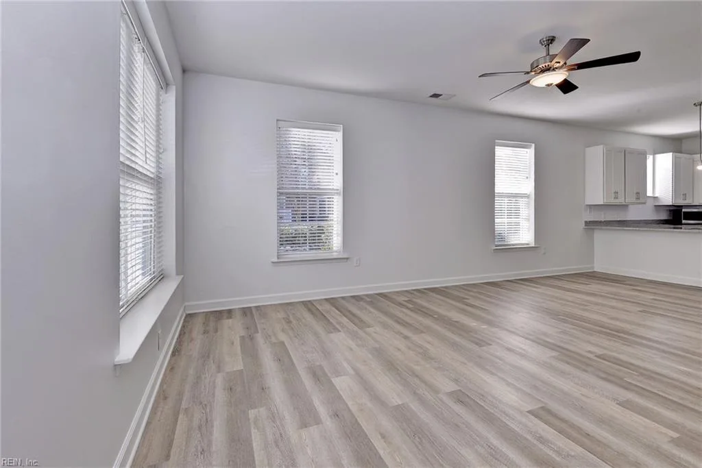 106 Culver Cliff CMN, CARROLLTON VA 23314 - Photo 4