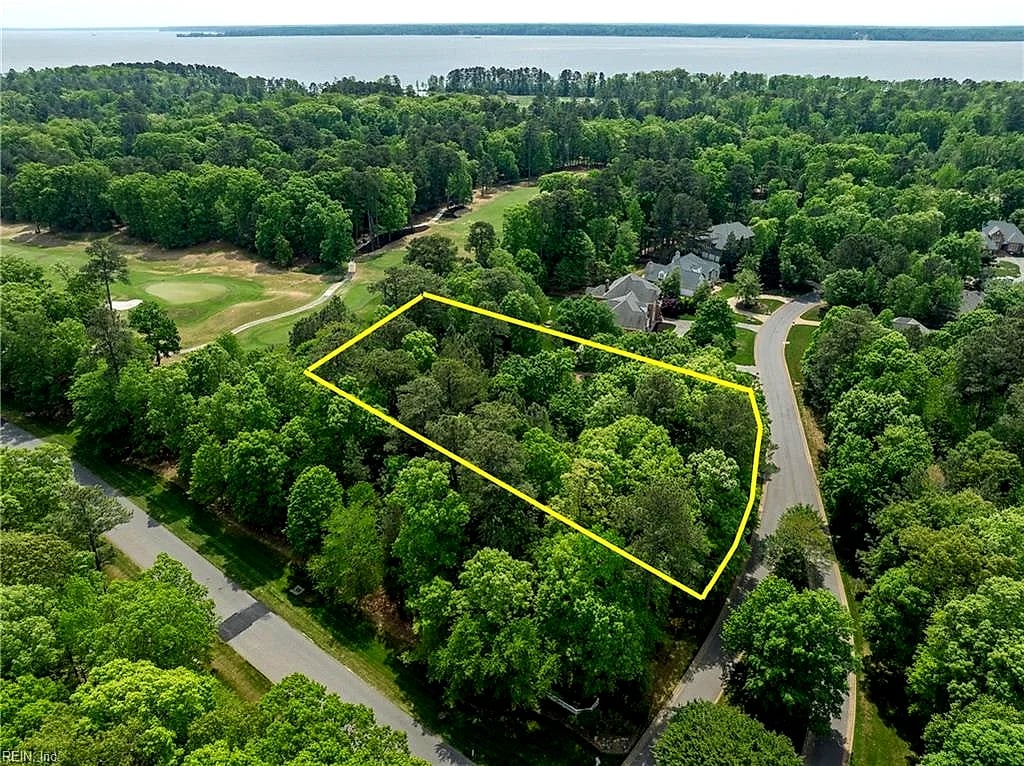 2114 Hornes Lake RD, Williamsburg — Land and Farms