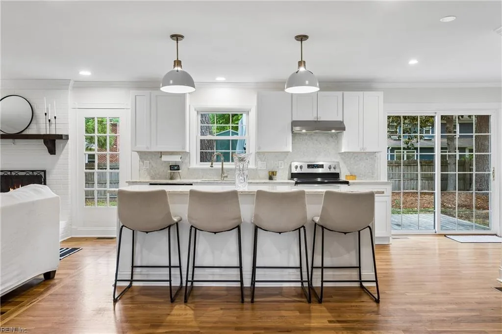 709 Village Green PW, NEWPORTNEWS VA 23602 - Photo 2